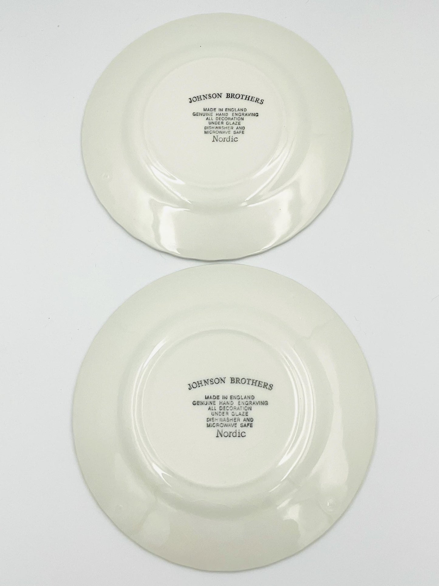 Johnson Brothers Nordic Pattern 6” Plate featuring a classic Blue Onion Design