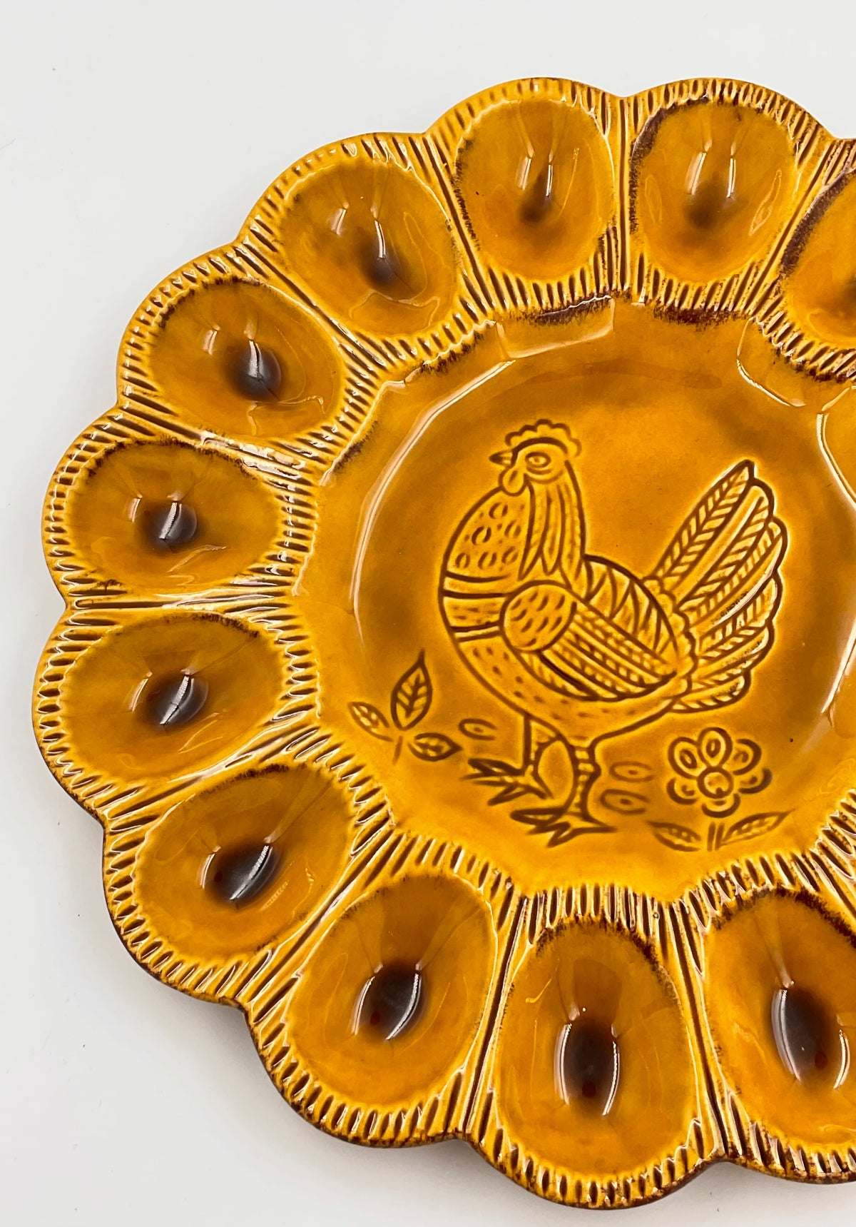 Vintage Calif USA S29 Amber Deviled Egg Platter Hen Chicken 10”