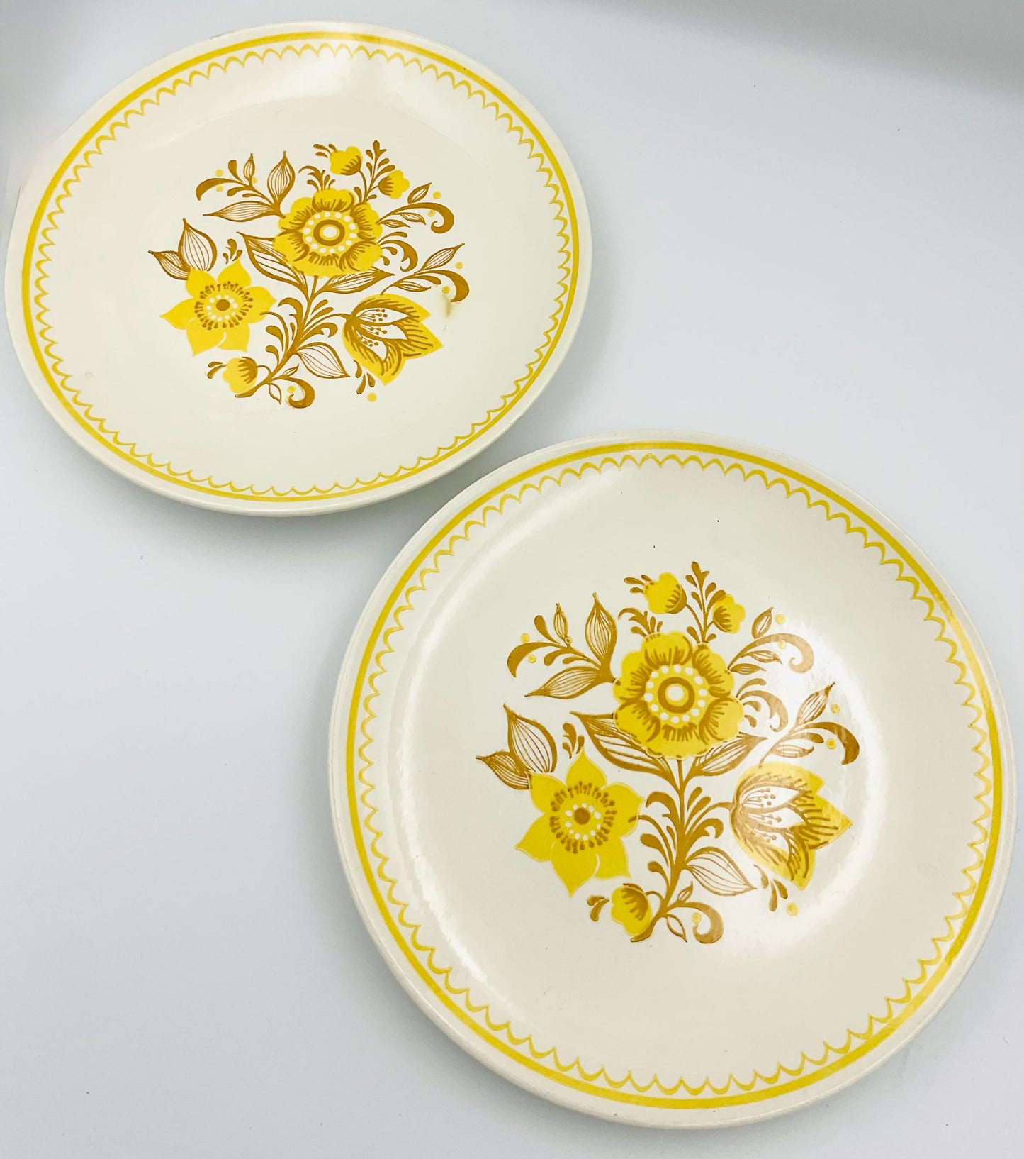Vintage Royal China Cavalier Iron Stone Dinner Plate in Jubilee Pattern