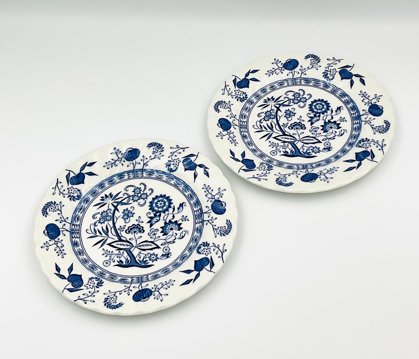 Johnson Brothers Nordic Pattern 6” Plate featuring a classic Blue Onion Design
