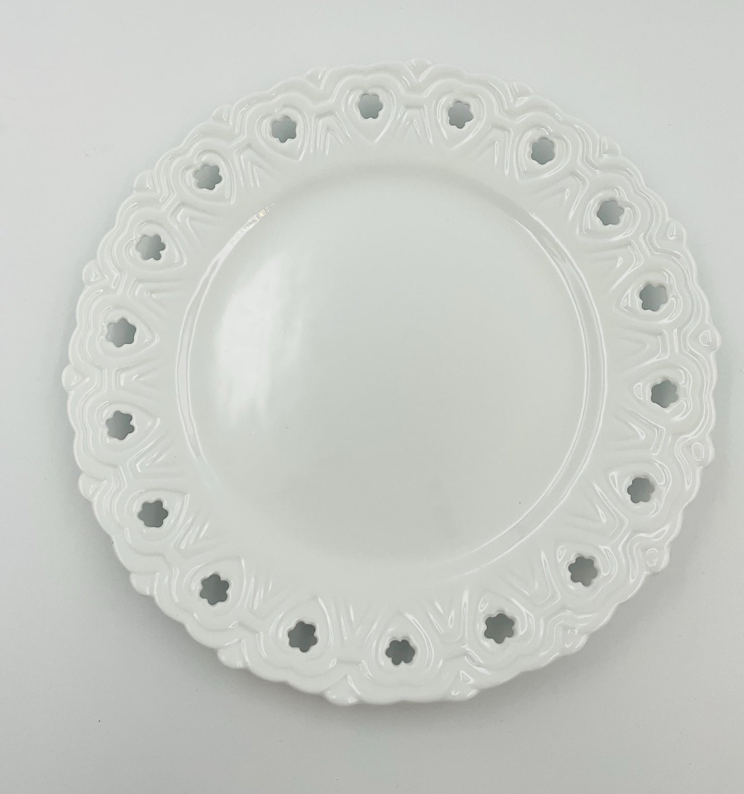 Home Essentials & Beyond Basic Porcelana White Reticulated Salad Plate