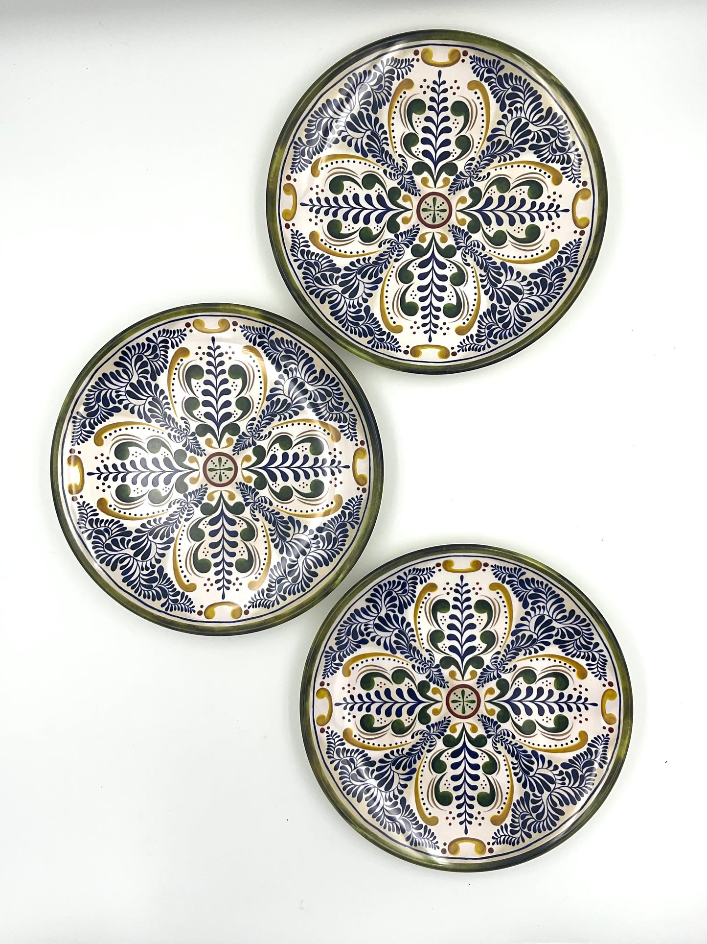 William Sonoma Melamine Outdoor Plates - Set of 3