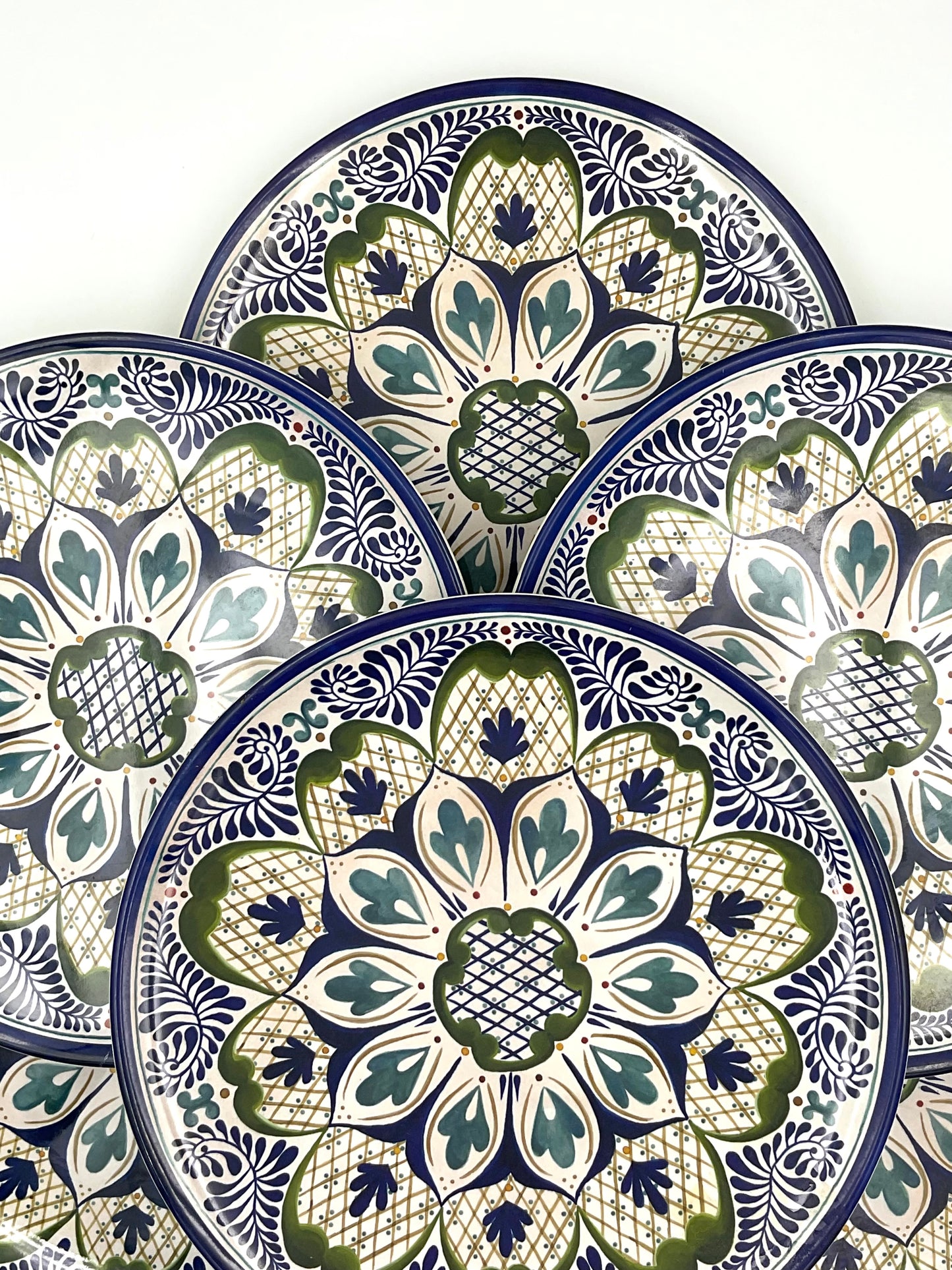 William Sonoma Melamine Outdoor Plates - Set of 4