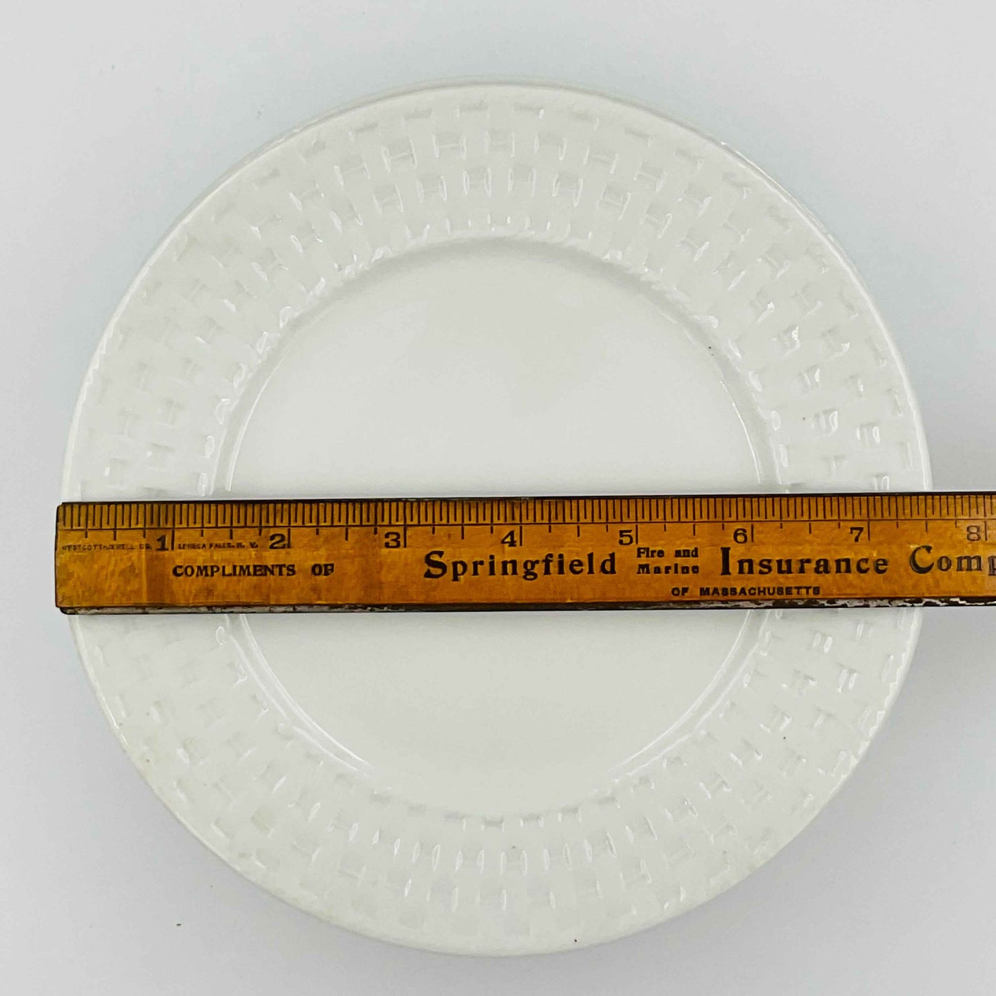 Oneida Gourmet Collection Wicker Salad Plates - Set of 7