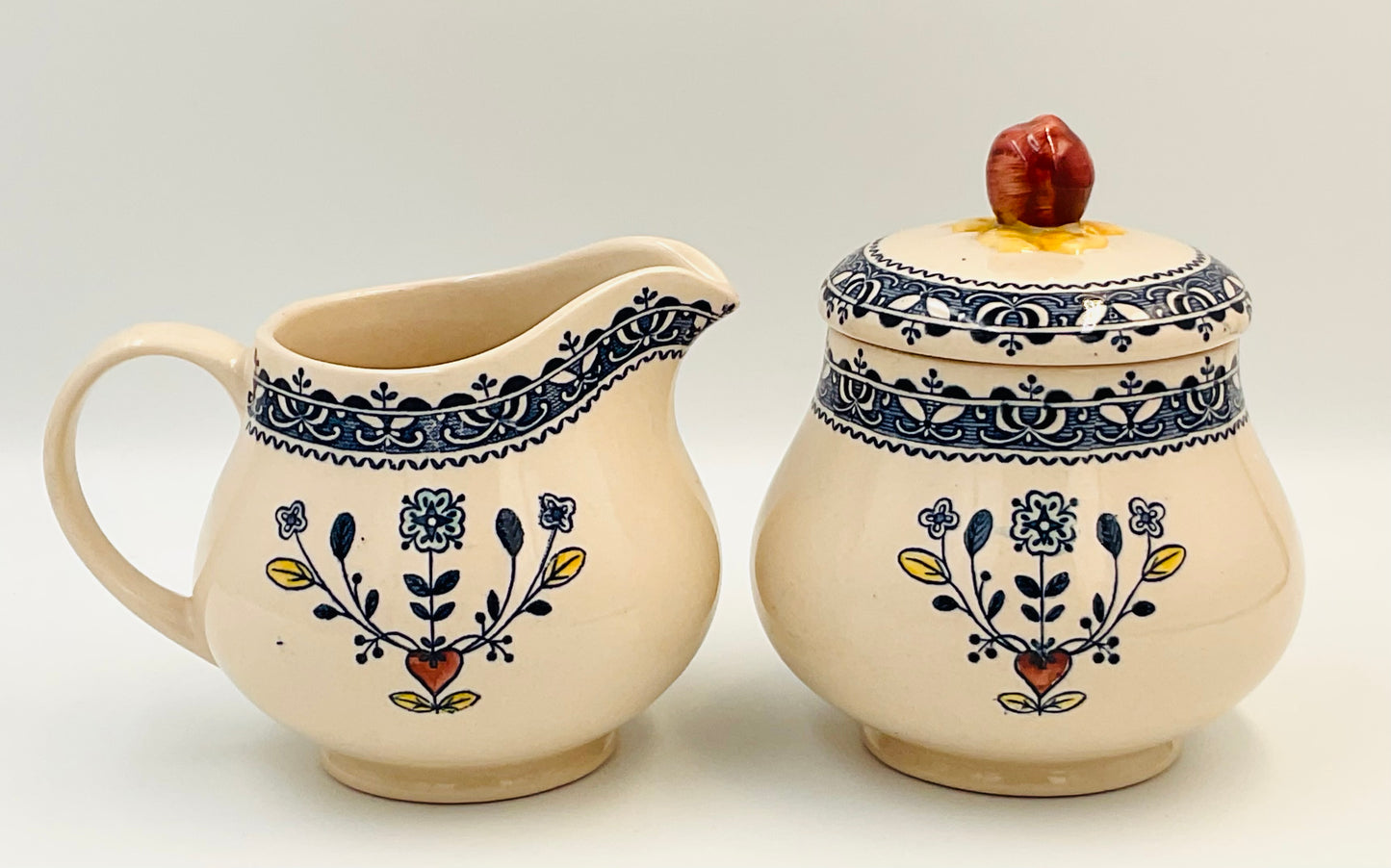 Johnson Brothers Hearts & Flowers Cream & Sugar Set