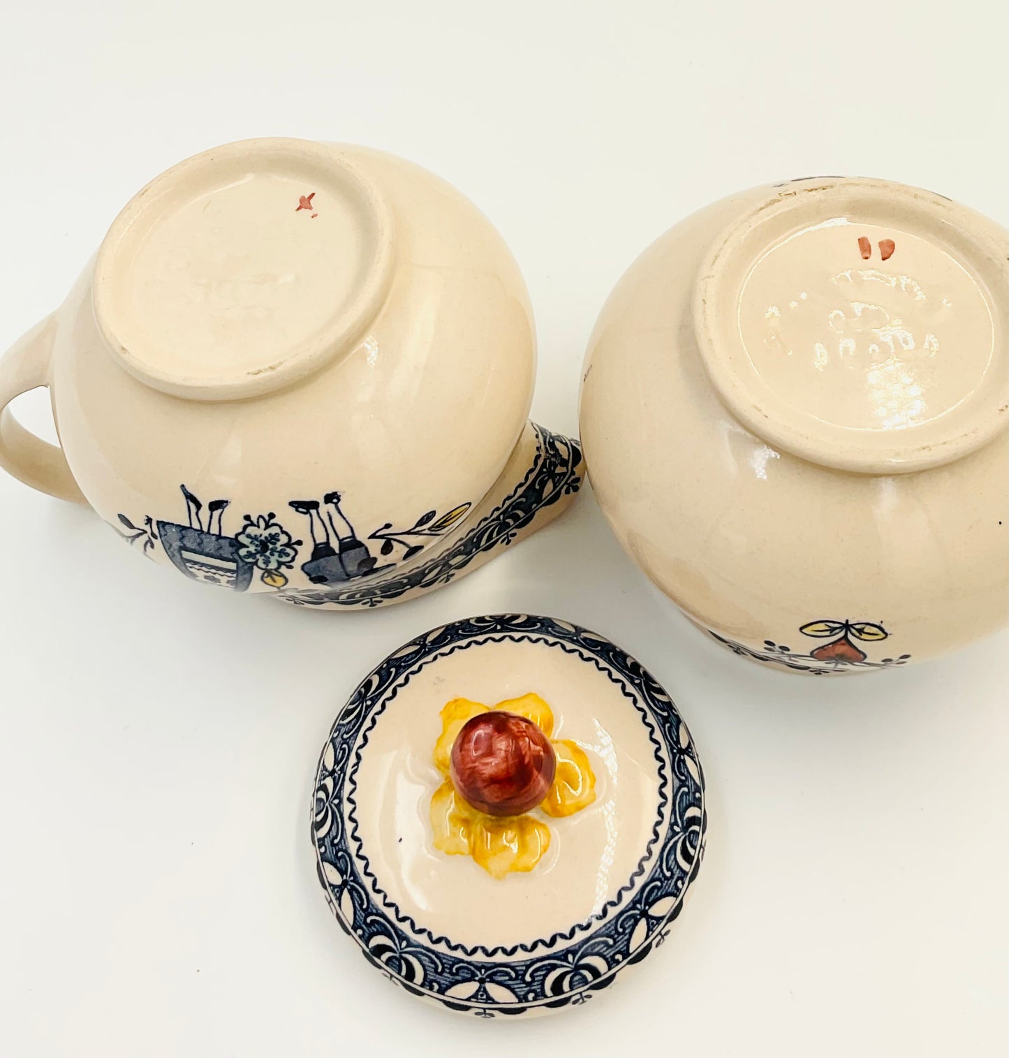 Johnson Brothers Hearts & Flowers Cream & Sugar Set