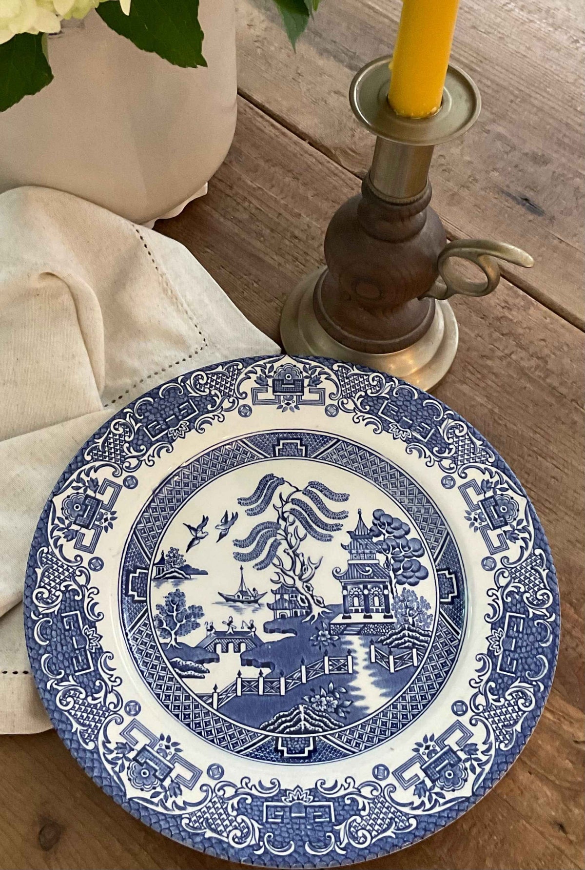 Vintage Staffordshire English Ironstone Blue Willow Plates Set of 4