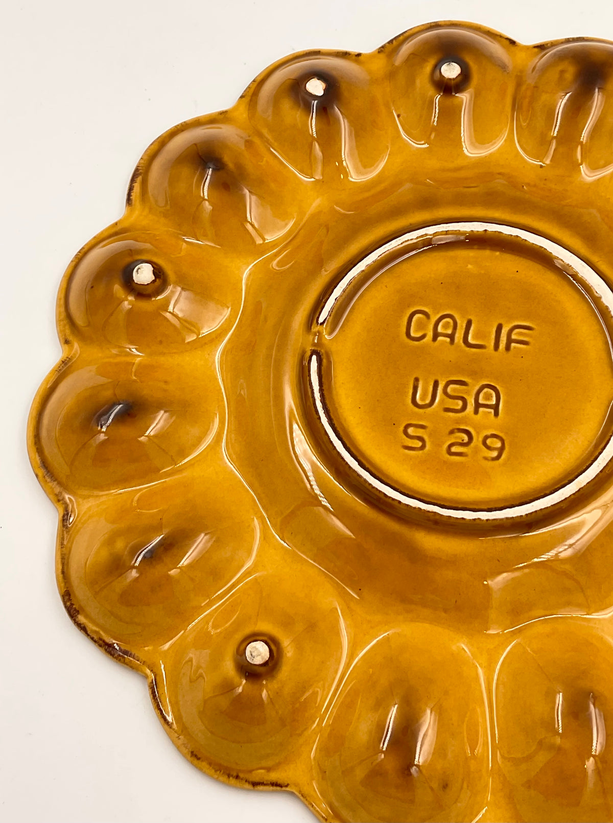 Vintage Calif USA S29 Amber Deviled Egg Platter Hen Chicken 10”
