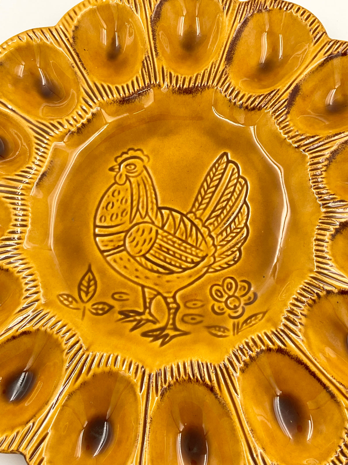 Vintage Calif USA S29 Amber Deviled Egg Platter Hen Chicken 10”