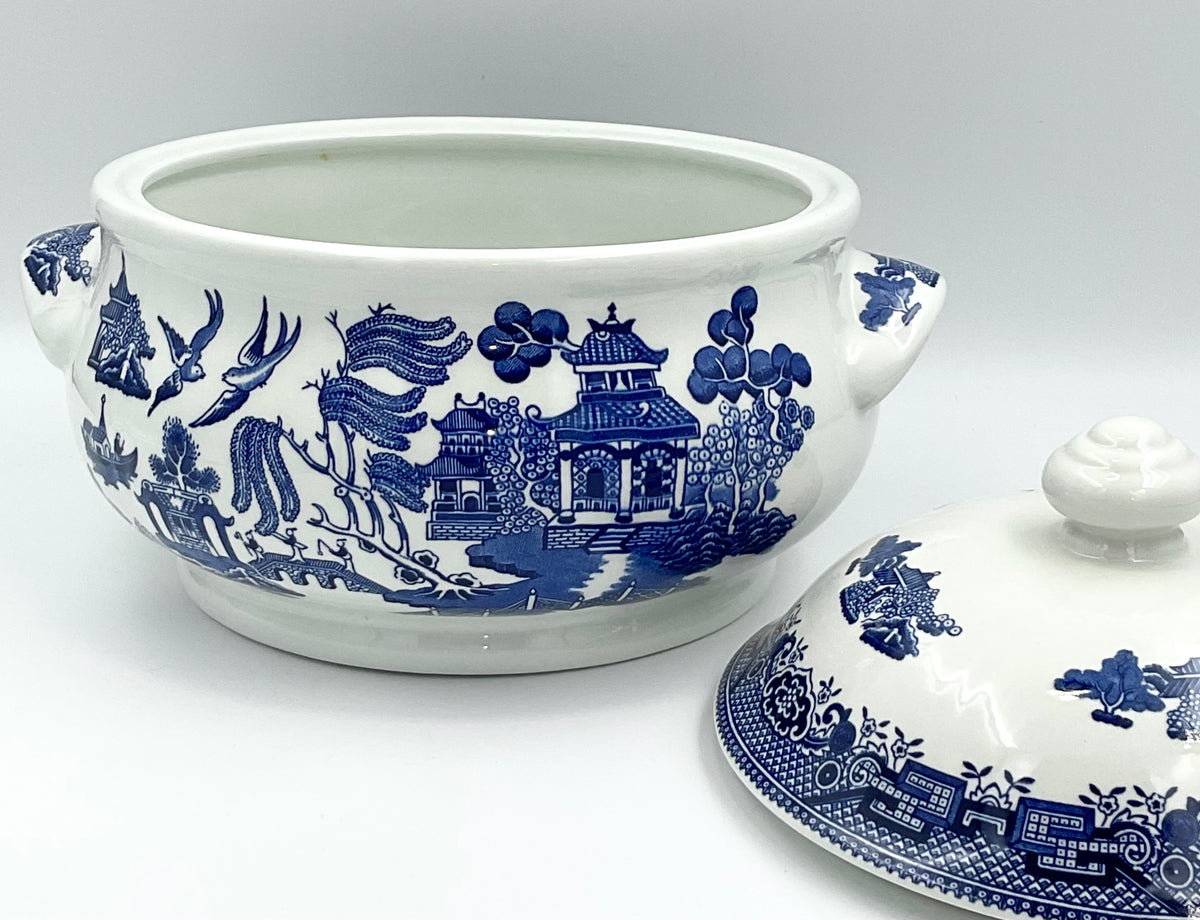 Churchill England Blue Willow Covered Serving Bowl | Lidded Tureen