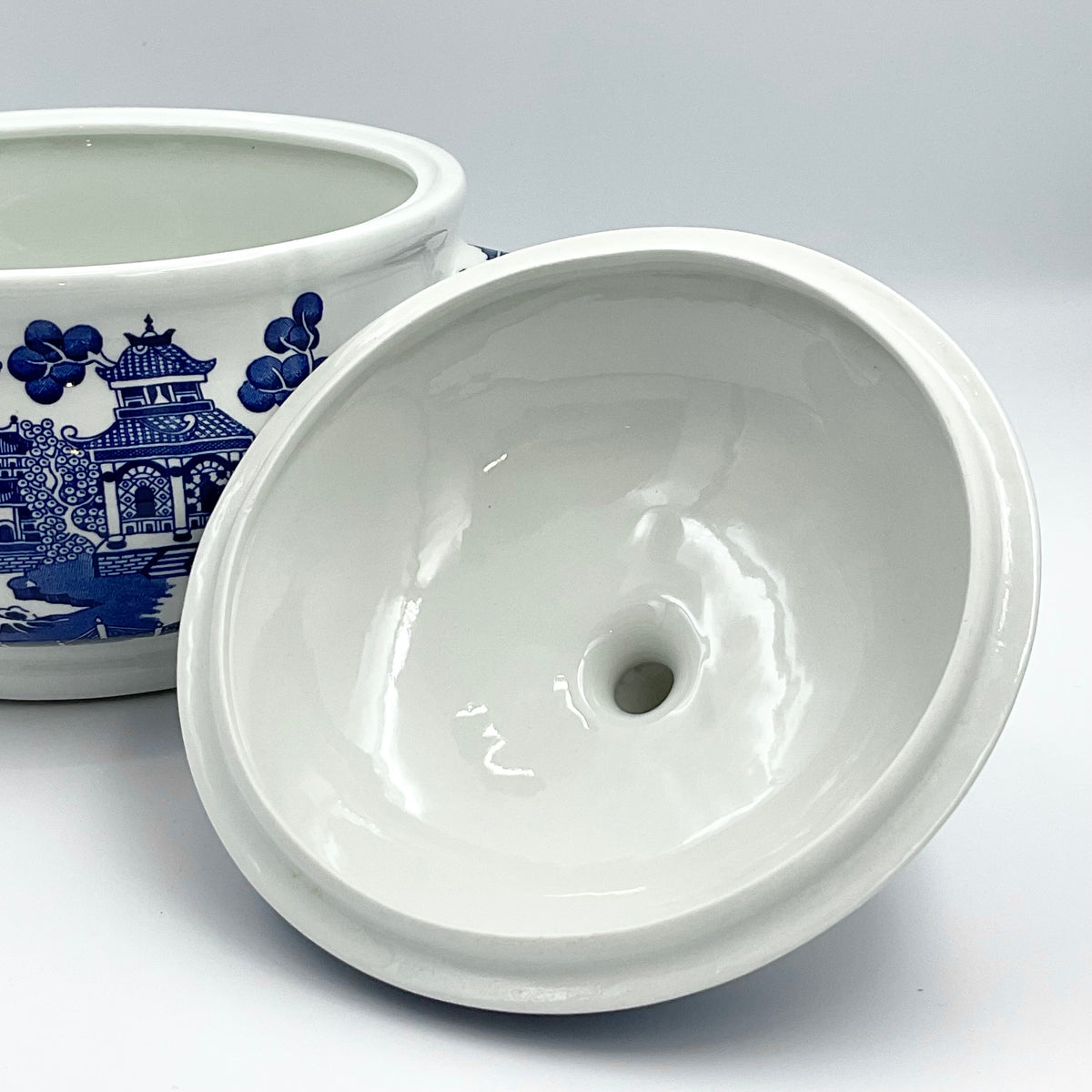 Churchill England Blue Willow Covered Serving Bowl | Lidded Tureen