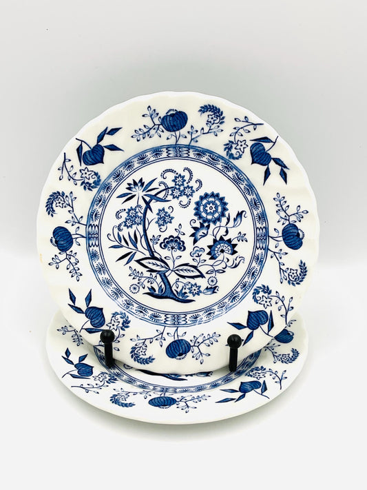 Johnson Brothers Nordic Pattern 6” Plate featuring a classic Blue Onion Design
